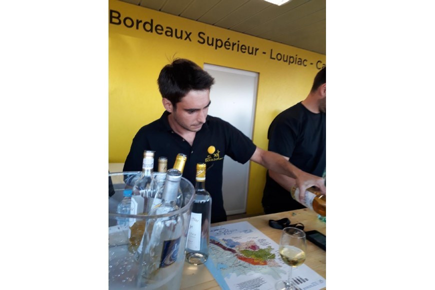 PRESENTS A BORDEAUX FETE LE VIN  2018 DU 14 AU 18 JUIN  STAND DES SWEET BORDEAUX 